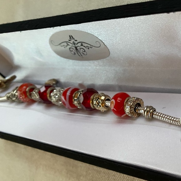 Chunky Red Glass Bead Metal Bracelet - Picture 5 of 15